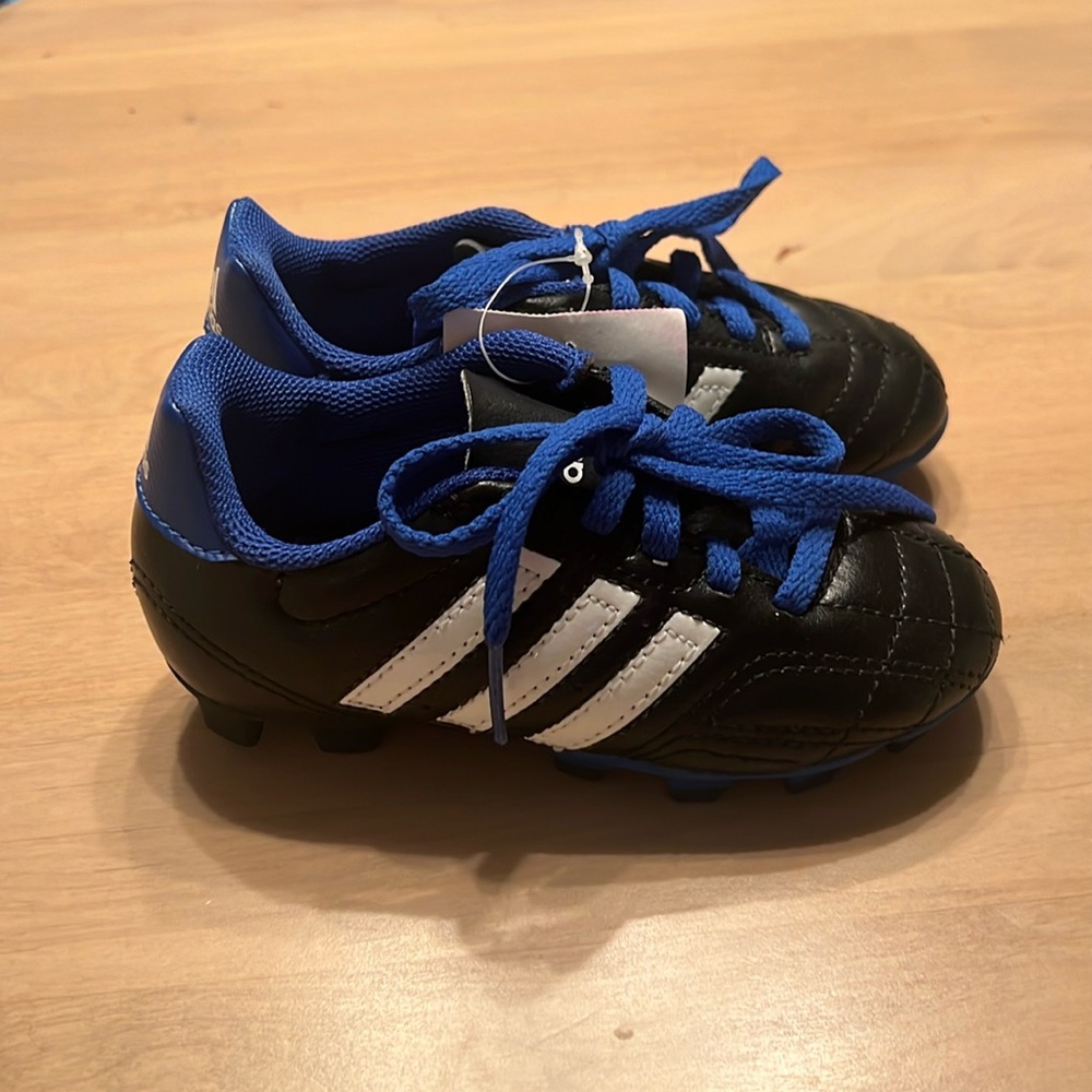 Adidas toddler soccer cleats. NWT, smoke free home